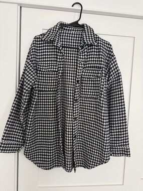 Women's Houndstooth Button-Down Shirt - Black & White